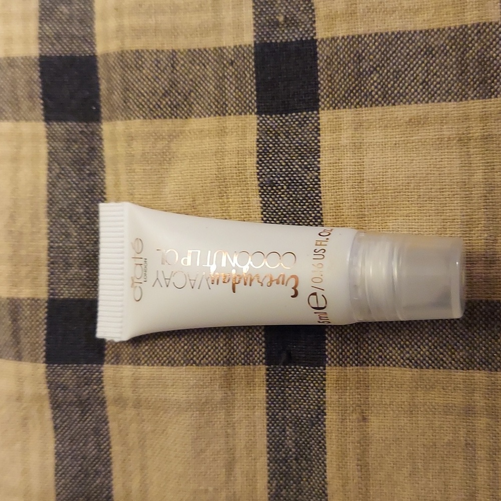 ❤️ Ciate Everyday Vacay Coconut Lip Oil